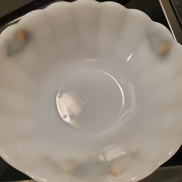 ⭐ARCOPAL "FRUITS de FRANCE" 2 WHITE MILK GLASS SCALLOPED BOWLS 1970s VINTAGE - Picture 11 of 15